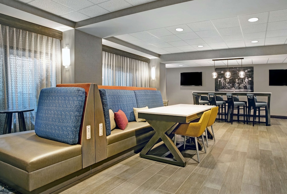 Hampton Inn Greenville I 385 Woodruff Rd. - photo 27