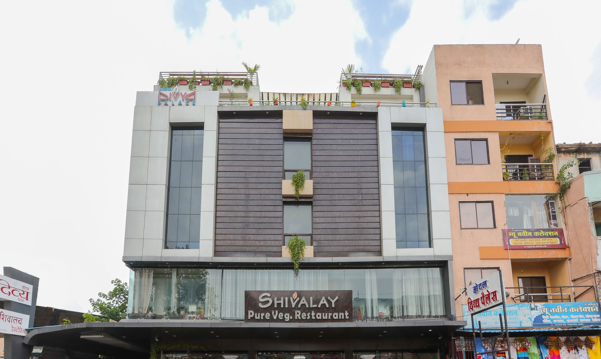 Treebo Divya Palace - last minute hotel in Indore