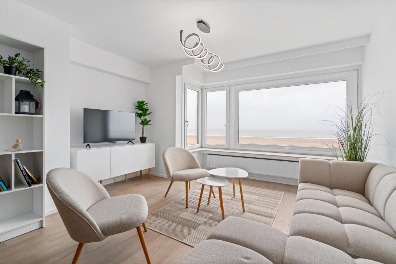 Splendid two bedroom flat frontal seaview Strand — 4-Star Luxury Hotel in Ostend, Belgium