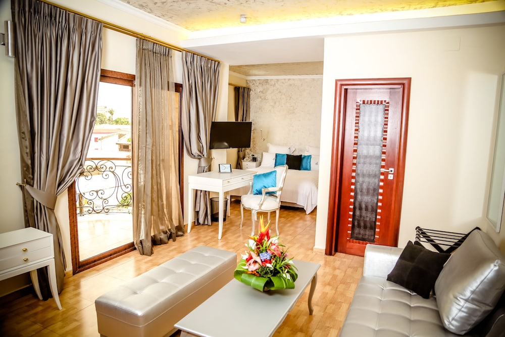 Particular Destiny Suites - carbon neutral hotel in Douala
