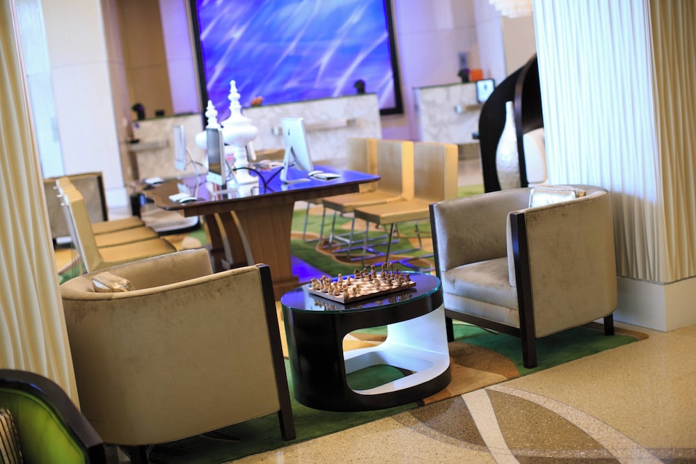 Renaissance Arlington Capital View Hotel - photo 5