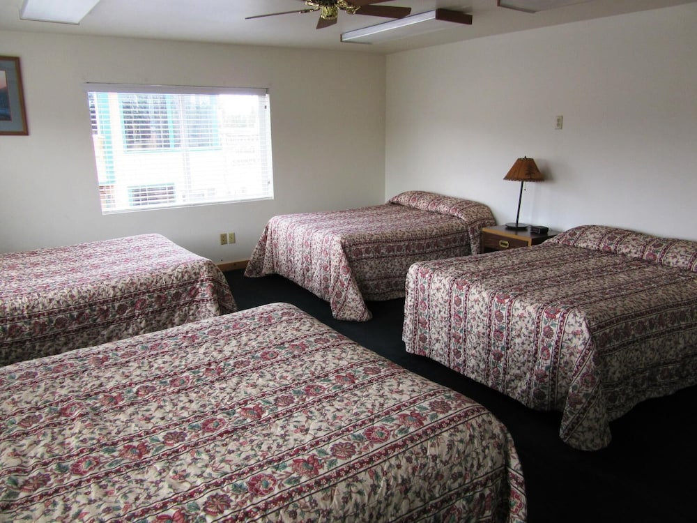 Yellowstone Country Inn - photo 21
