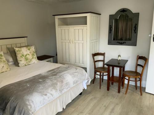 La Roche Stay — hotel near Chief Dawid Stuurman International Airport