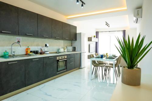 RA6 NEW bright & spacious Sliema Gzira area — 4-Star Luxury Hotel in Gzira, Malta
