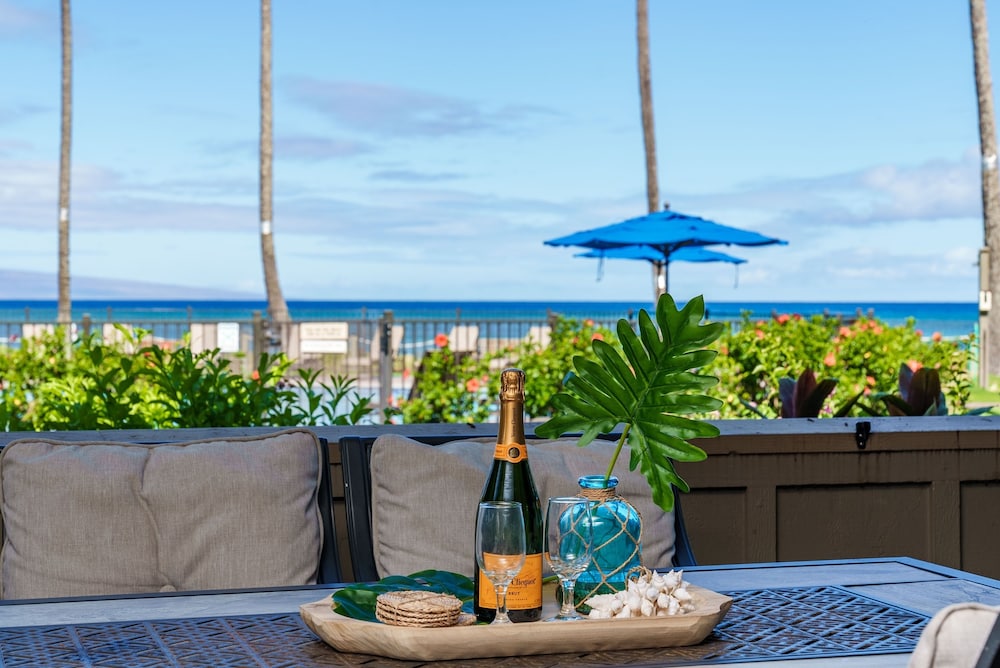 Kahana Village 13 Oceanview 3Bed 2Bath apts — 4-Star Luxury Hotel in Lahaina, United States