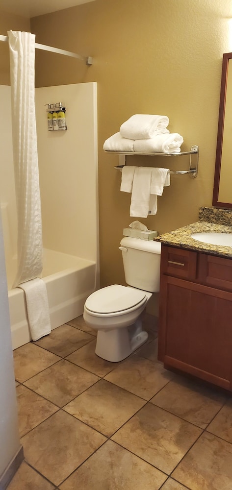 Candlewood Suites Champaign Urbana University Area by IHG - photo 32