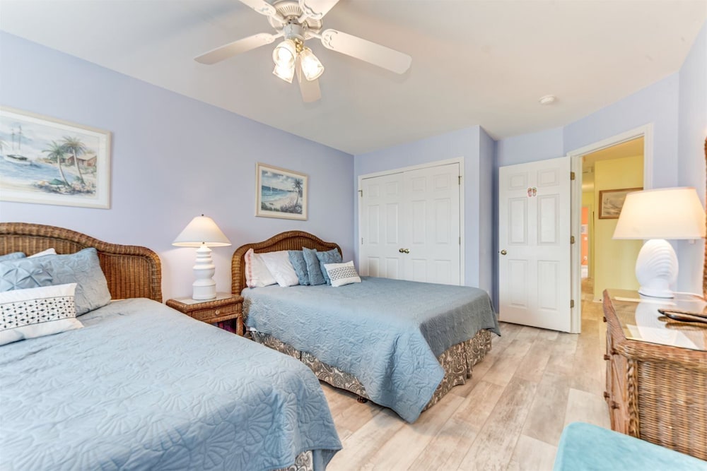 An Amazing Surfside Beach Escape - photo 73