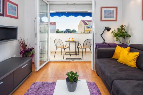 Sunny 1BD near Firule Beach Balcony & Peaceful Stay — 4-Star Luxury Hotel in Split, Croatia