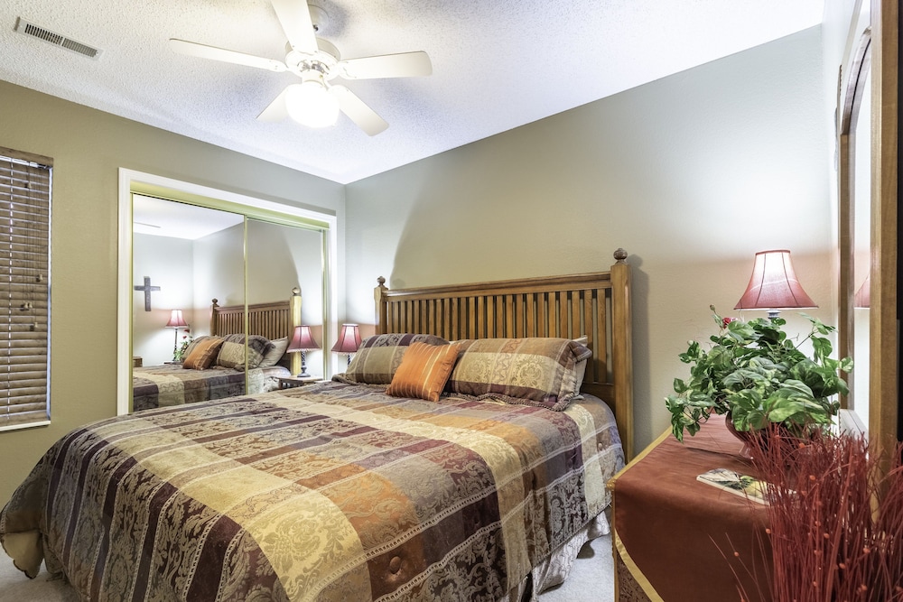 Treehouse Condo Lake Resort - photo 12