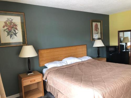 America's Best Inn - photo 44