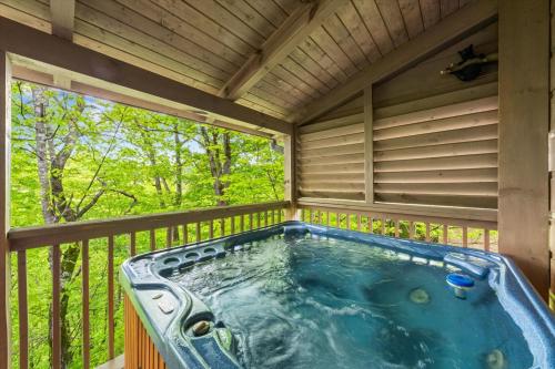 Honey Pine Lodge By Colonial Properties — 4-Star Luxury Hotel in Sevierville, United States