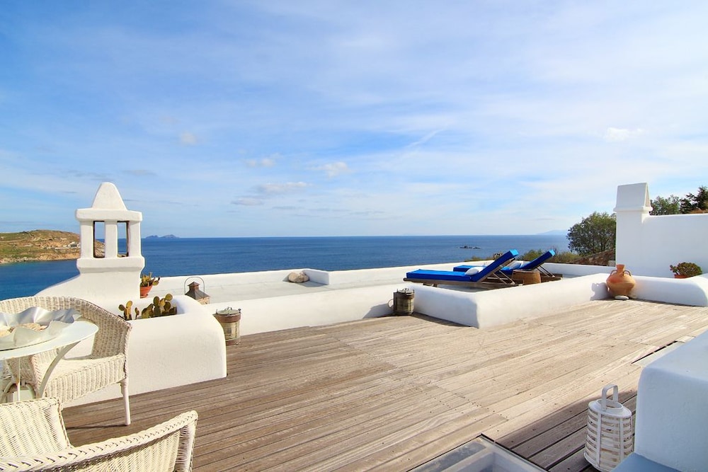 Villa Armonia — 4-Star Luxury Hotel in Mykonos, Greece