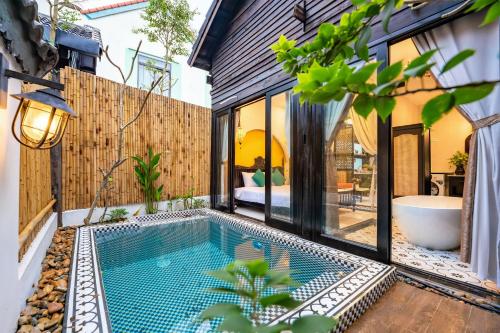Hoi An Oasis Rosie Villa 1 Bedroom with Private Pool and Garden View Local Hoi An Decor — 4-Star Luxury Hotel in Hoi An, Vietnam