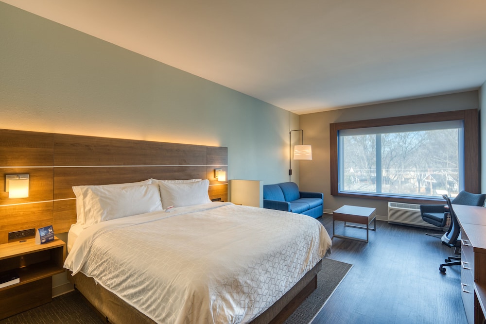 Holiday Inn Express & Suites Charlotte South End by IHG - photo 44