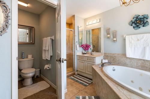 Villa Nicol — 4-Star Luxury Hotel in Cape Coral, United States