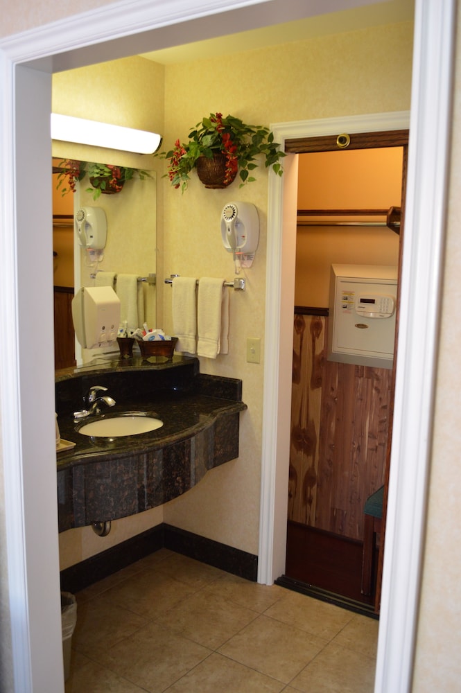 Dynasty Suites Redlands - photo 18