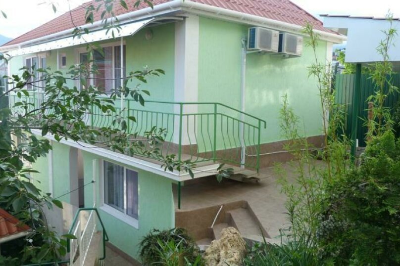 Afina - carbon neutral hotel in Alushta