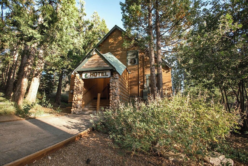 Shaver Lake Village Hotel in Fresno, United States
