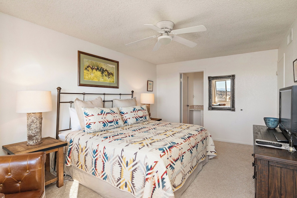 Fort Marcy Suites by All Seasons Resort Lodging - photo 19
