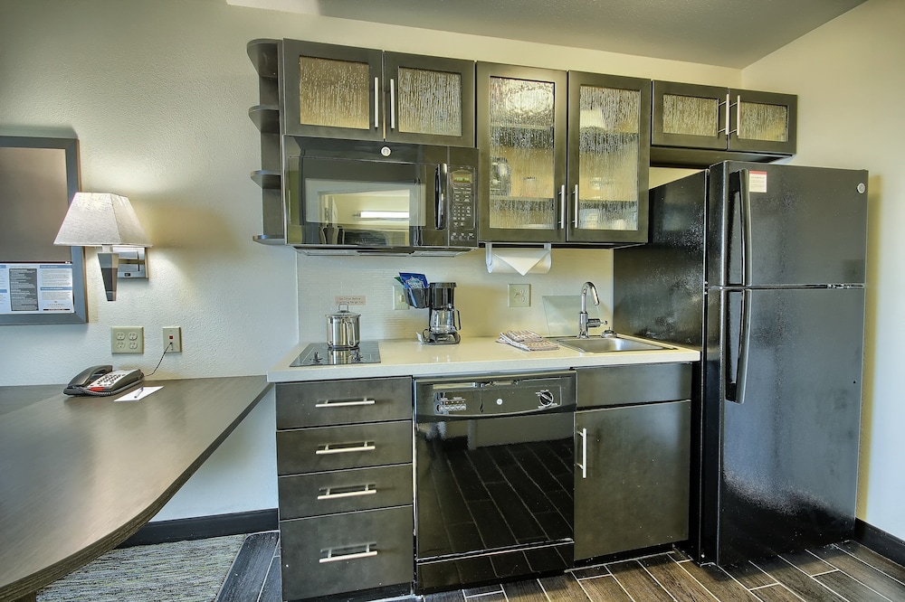Candlewood Suites Columbus Grove City by IHG - photo 10
