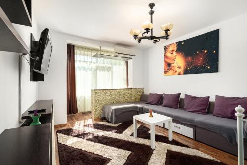 Stone Gate Apartment #2 — 4-Star Luxury Hotel in Bucharest, Romania