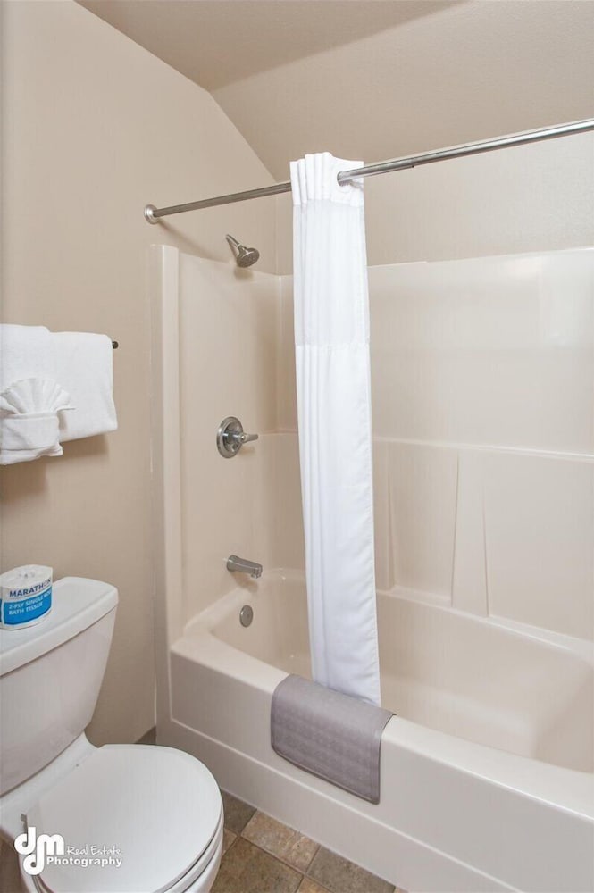 Kenai Airport Hotel - photo 24