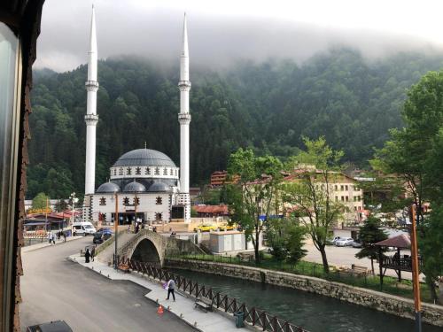 Uzungöl Merkez Konut 3 Banyo WC 3 Balkon — 4-Star Luxury Hotel in Uzungol, Turkey