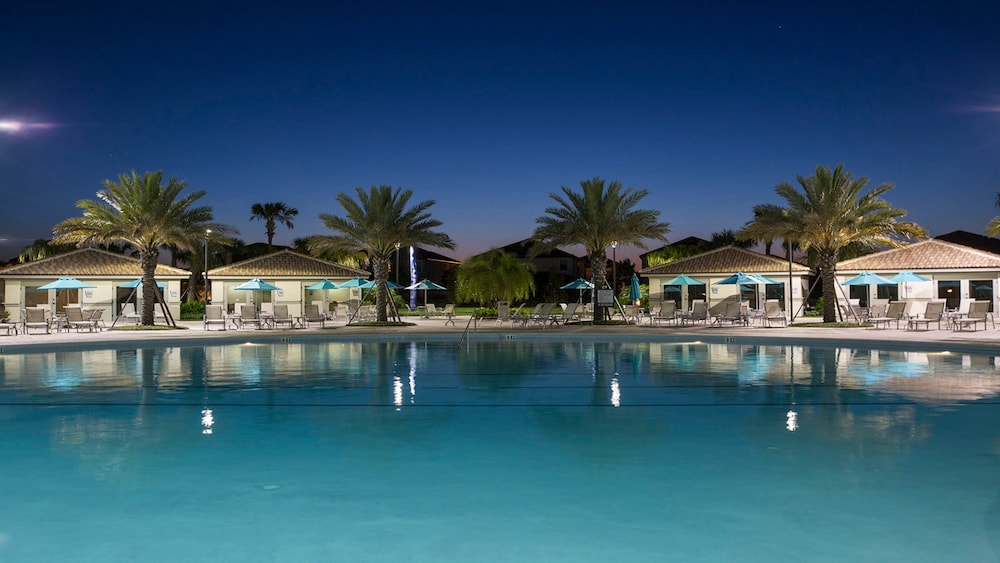 Elegant Retreat With Private Pool & Spa - photo 23