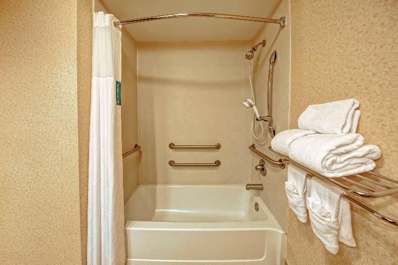 Hampton Inn Ashland - photo 74