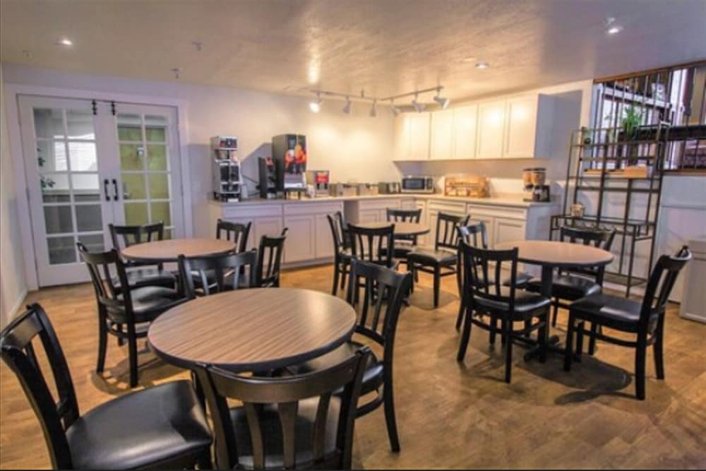 FairBridge Inn Coeur d'Alene - photo 33