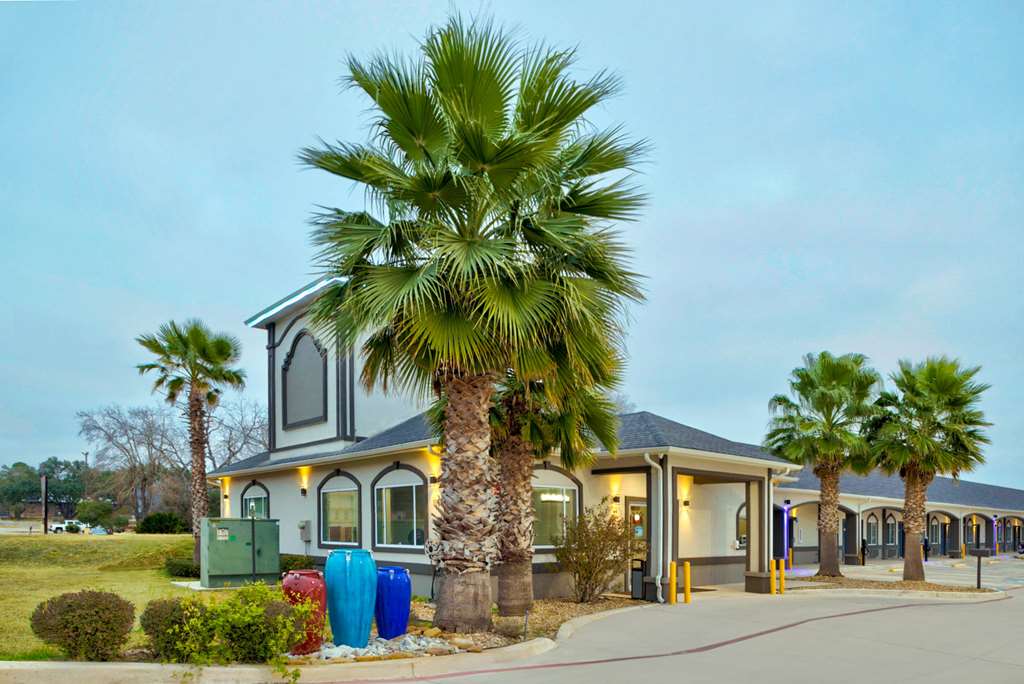 Studio 6 Pleasanton TX - photo 3