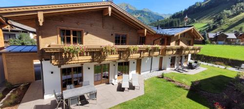 Hochalmbahnen Chalets Rauris 1 19 Maislaufeldweg 1s in Rauris, Austria