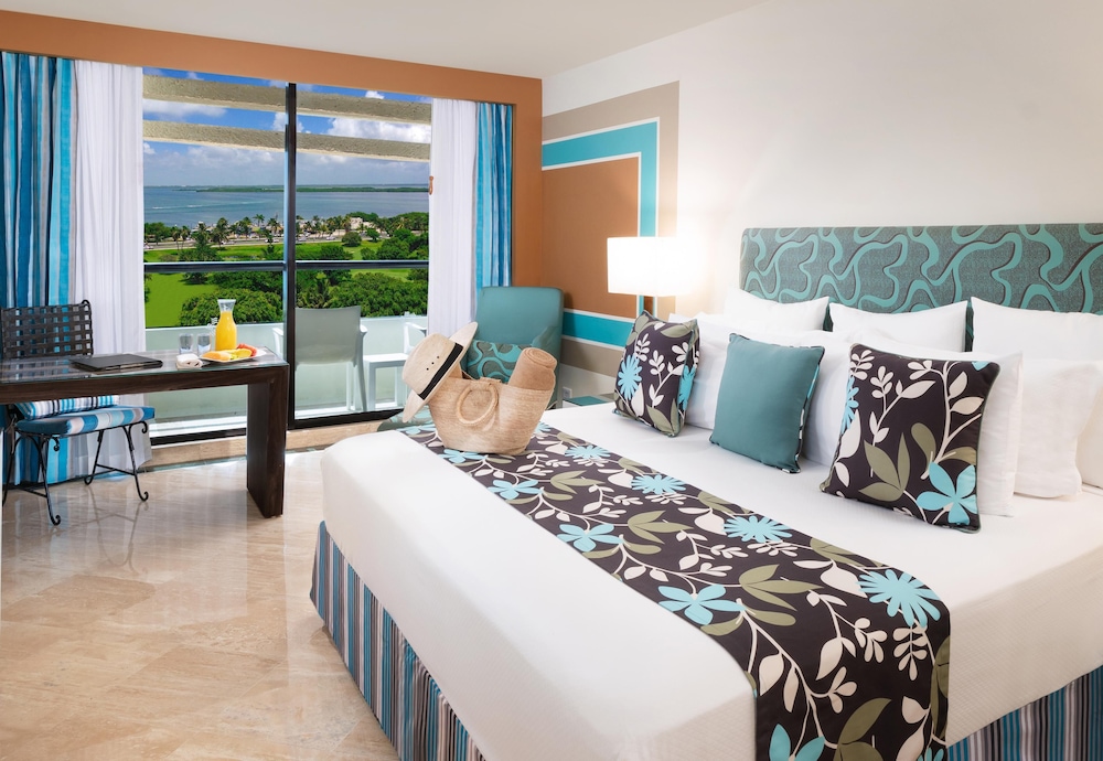 The Pyramid Cancun By Oasis All Inclusive
