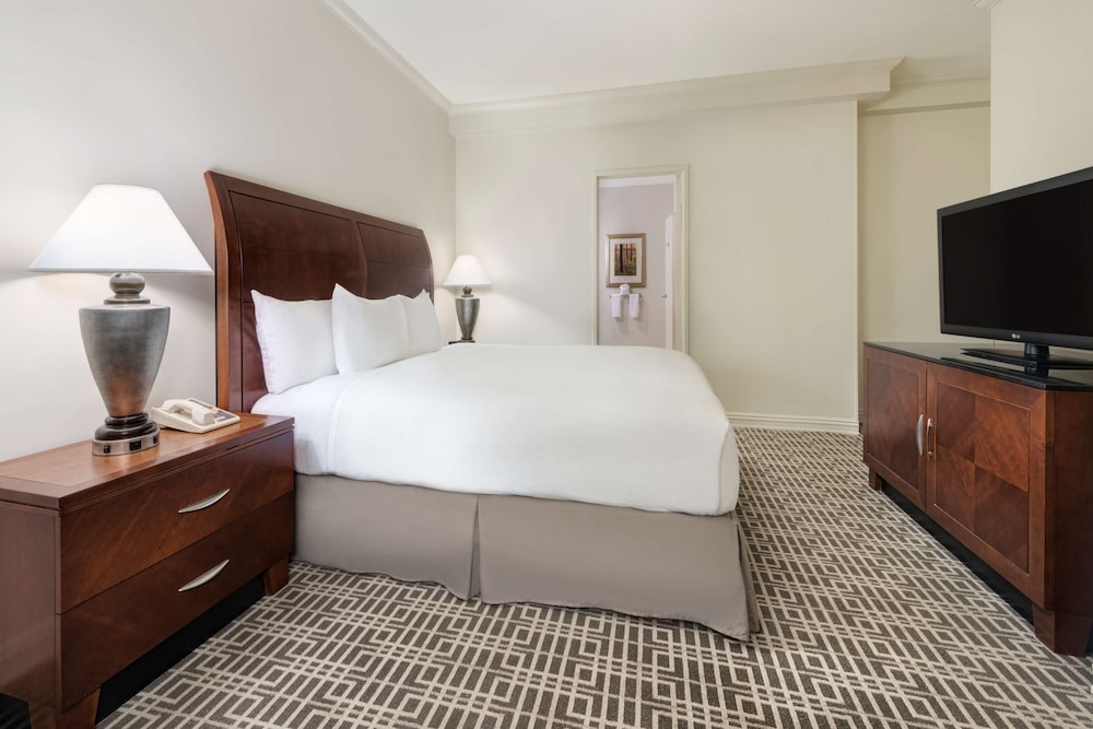 Hilton Houston Post Oak by the Galleria - photo 14