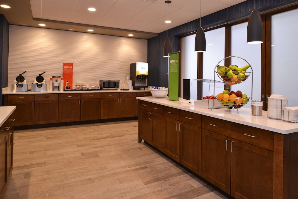 Hampton Inn & Suites Cincinnati Mason - photo 45