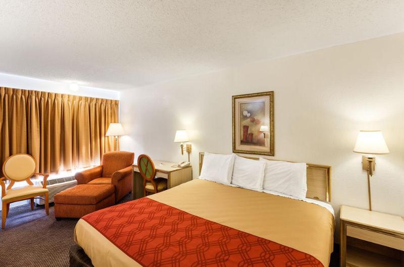 Econo Lodge Airport I 35 North - photo 8