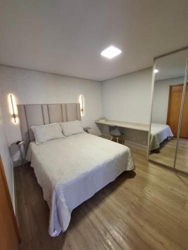 Flat Condomínio Crystal Place 1407 in Goiania, Brasil