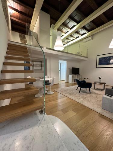 Elegante appartamento Borgo San Jacopo — 4-Star Luxury Hotel in Florence, Italy