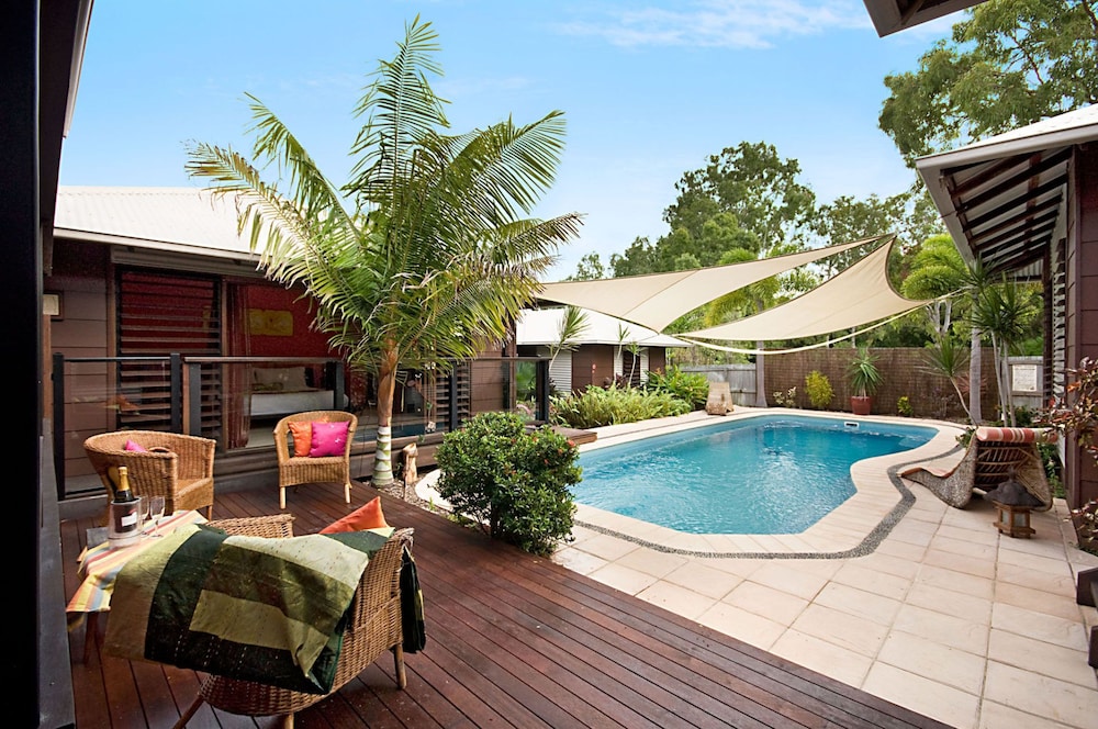 Banyak Villa — 4-Star Luxury Hotel in Magnetic Island, Australia
