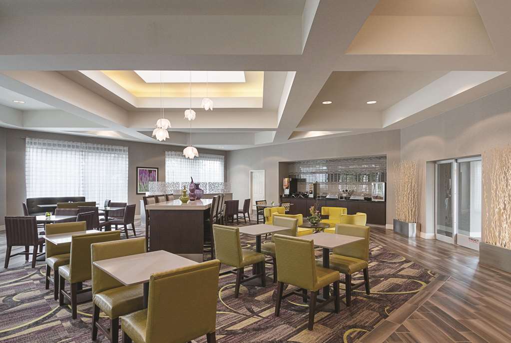 La Quinta Inn & Suites by Wyndham Orem University Pwy Provo - photo 59