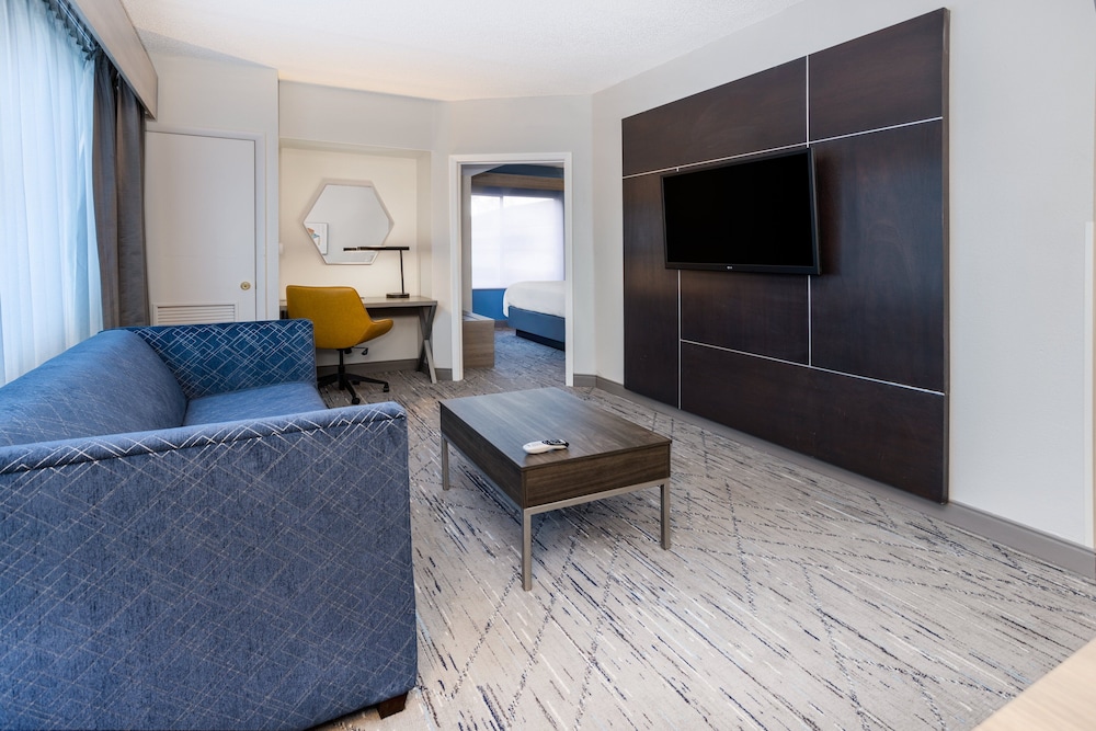 Holiday Inn Express Hotel & Suites New Tampa I 75 by IHG - photo 13