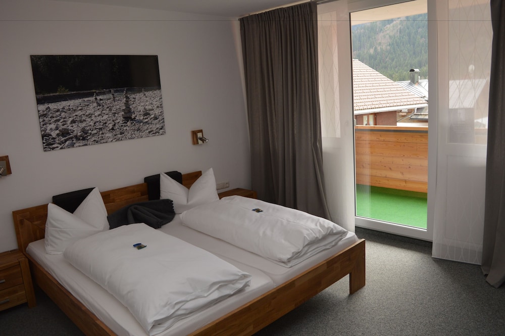 Bergsteiger Hotel Grüner Hut — Unknown City — photo 2