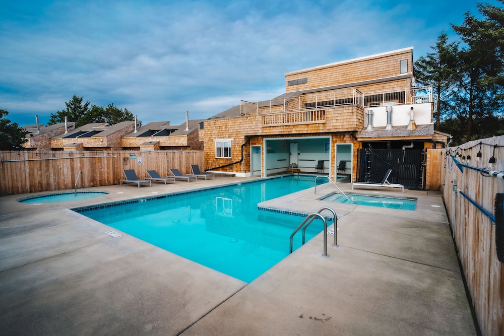 Surfcrest Resort in Ocean Shores, United States