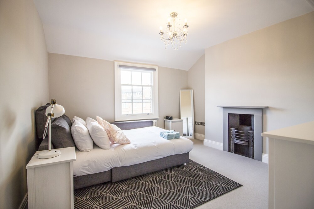The York Retreat 4BDR Family Home in the Heart of York — 4-Star Luxury Hotel in York, United Kingdom