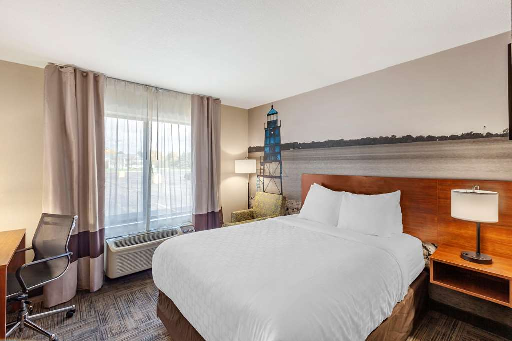 Clarion Pointe Racine Mount Pleasant - photo 6