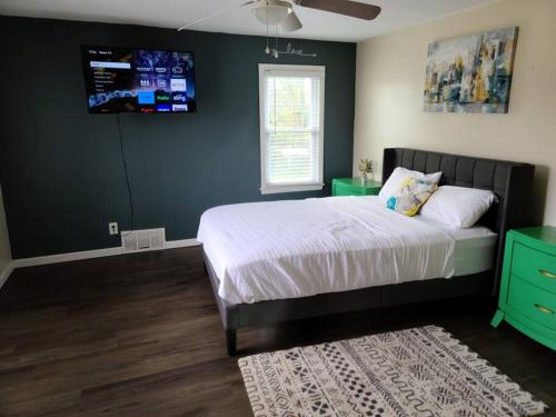 Large Central Homelike Townhome — 4-Star Luxury Hotel in Detroit, United States