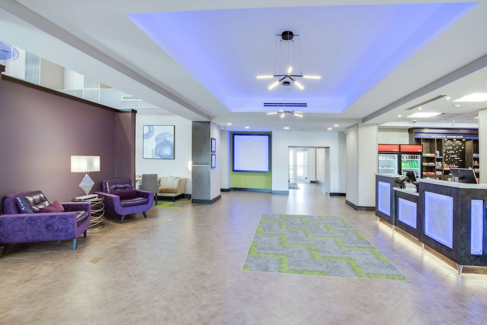 Hampton Inn & Suites Jacksonville Orange Park - photo 28