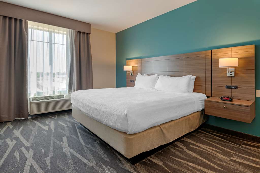 Best Western Plus Centralia Hotel & Suites - photo 2