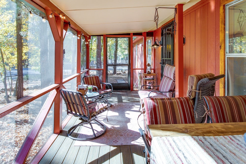 Pinetop lakeside Cabin Rental: Porch & Fire Pit - photo 20