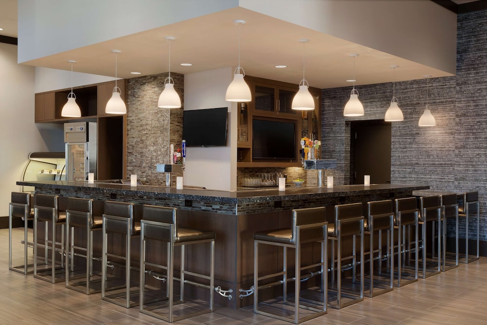Embassy Suites by Hilton The Woodlands at Hughes Landing - photo 32